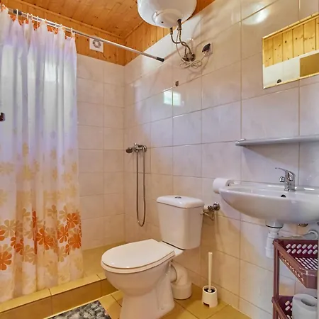 Aga Domki-bezplatny Parking Lodge *
